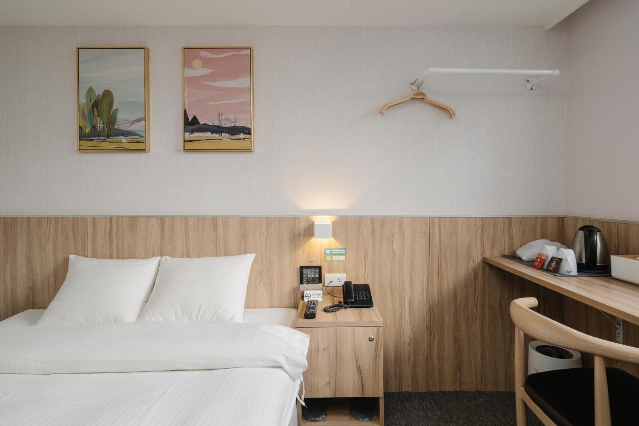 Hotel Attic Tajpej Kültér fotó
